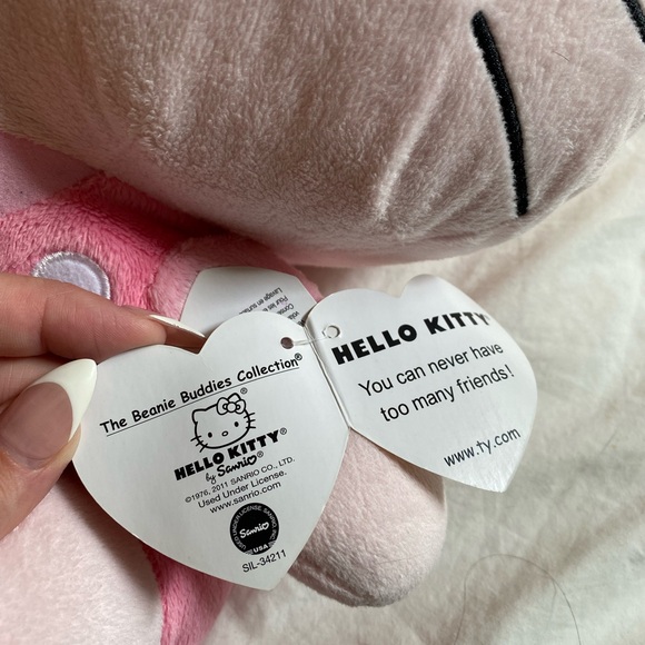 Hello Kitty TY Plushie 2011 - Picture 4 of 4